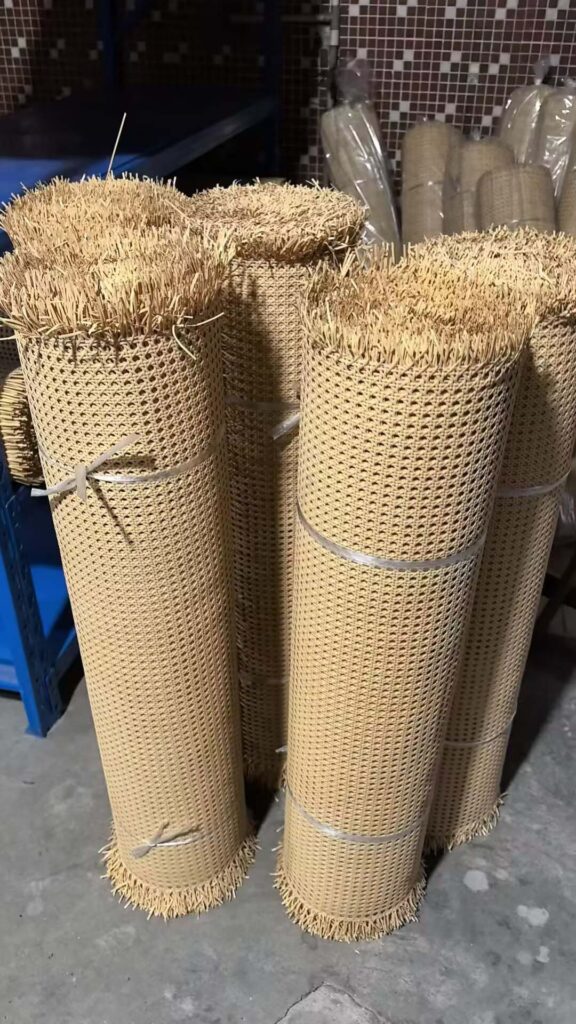 Rollos de enea terminados para muebles de interior y aplicaciones decorativas