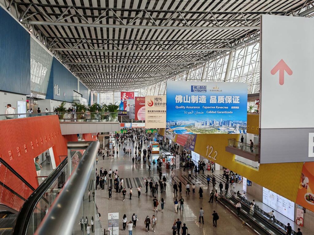 Feria de Canton ratan sintetico y madera plastica 2