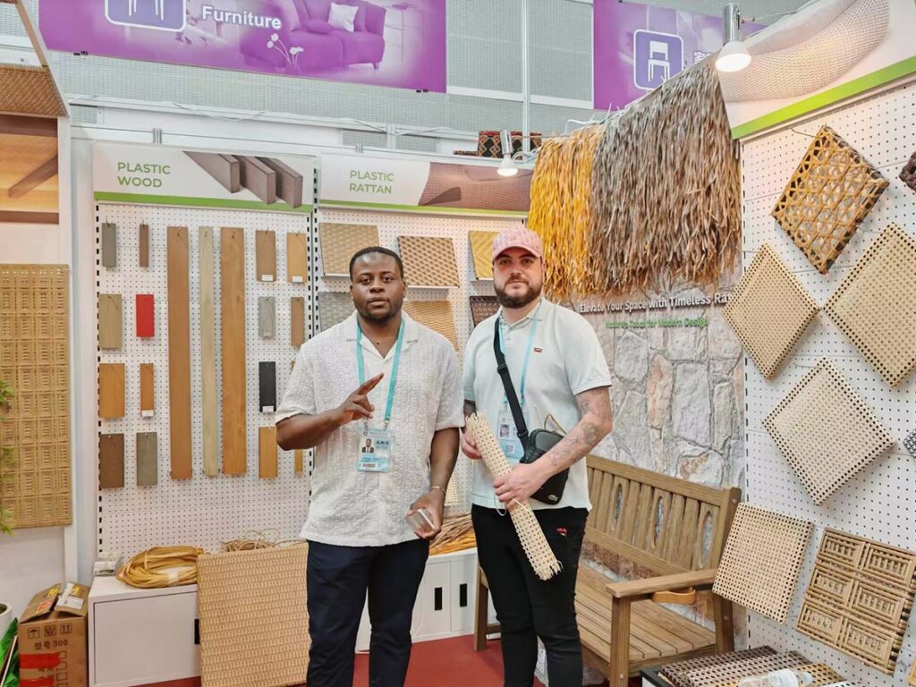 Feria de Canton ratan sintetico y madera plastica 7